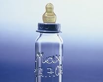 Babyflasche mit Namen und Geburtstag des Babys