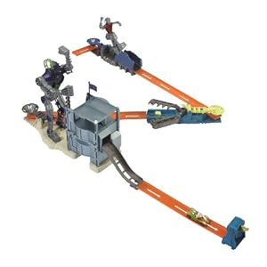 Mattel Hot Wheels Trick Tracks Bionic Battle Sets by 