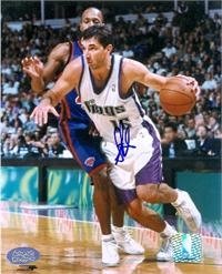 Predrag Peja Stojakovi autographed 8x10 Photo (Sacramento Kings) with autographwarehouse certificate