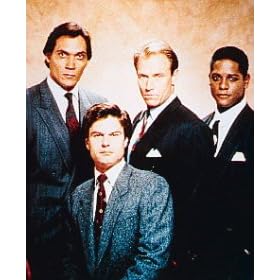 CORBIN BERNSEN AS ARNIE BECKER, HARRY HAMLIN AS MICHAEL KUZAK, JIMMY SMITS AS VICTOR SIFUENTES, BLAIR UNDERWOOD AS JONATHAN ROLLINS FROM L.A. LAW #1 - Photo cin�matographique en couleur -GRANDE - 50x40cm