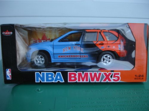 Fleer NBA BMWX5 1:24 Scale Car New York Knicks 2002 BMW X5