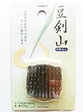 お部屋を彩る生け花を美しく演出します。 豆剣山