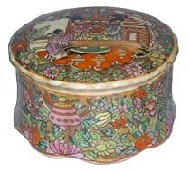 Chinese Rose Medallion porcelain box - round, hand painted