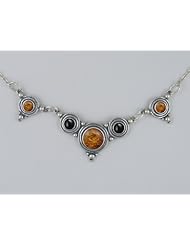 A Delightful Sterling Silver Gemstone Necklace Featuring Amber and Onyx