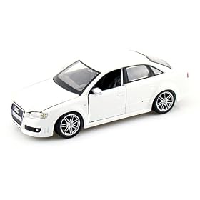 Audi RS4 1/24 White