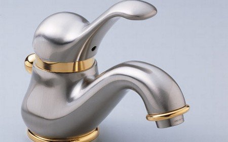 American Standard Polished Brass Jasmine Single Hole