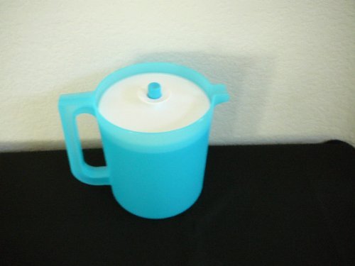 Tupperware 1 Qt Classic Sheer Pitcher in Aqua