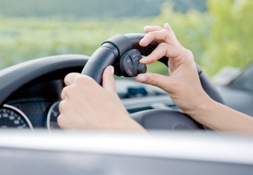 Parrot UK PARROT MKi9100 - Advanced Bluetooth® hands-free car kit for iPod and iPhone (inc TTS)