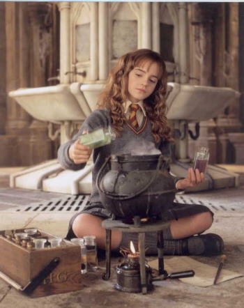 ブロマイド写真★エマ・ワトソン『ハリー・ポッター』ハーマイオニー2/薬を調合