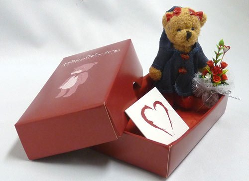 Sweet Sue Teddy Bear Gift Package with a Flower Bouquet and 1 Free White Gift Card (Heart) - Teddy Delivery Sweet Sue Teddy Bear Gift Package with a Flower Bouquet and 1 Free White Gift Card (Heart) - Teddy Delivery