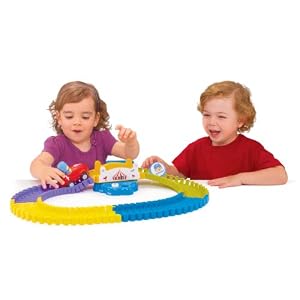 Pocoyo Swigletraks Feature Set
