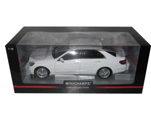 2009 2010 Mercedes E Class White 1/18 Minichamps