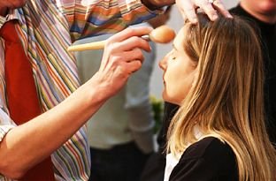 Produkt-Bild: Jollydays Erlebnis-Geschenk: Farbberatung, Typberatung und Styling f&uuml;r Frauen - Raum Kassel