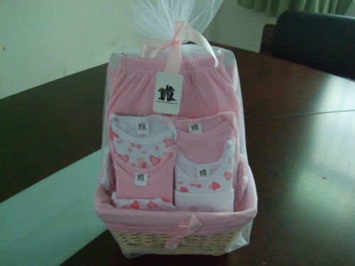 Baby Gift Set – Newborn clothes set – 11 pieces