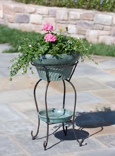 Palmar Glazed Planter - Antique Jade