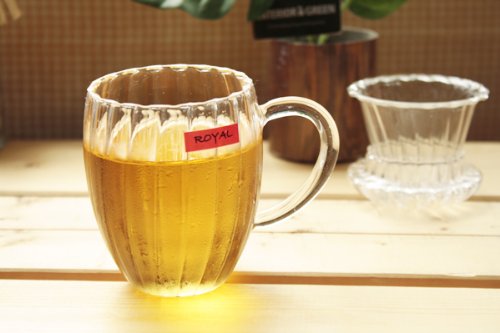 見た目も涼しいガラス食器耐熱ガラス製ティーマグカップ（茶漉しつき）
