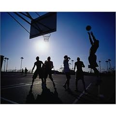 Poster 90 x 70 cm - "A late afternoon game of basketball on the Ocean Front walk in San Diego." von Christian Aslund / Lonely Planet Images - auch in anderen Gr��en und als Leinwandbild erh�ltlich