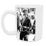 Fashion 1970s Model wearing a purple velvet.. - Mug - Standard Size