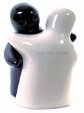 from SD Hugging Couple Lovers Salt & Pepper Shakers Cruet Set - Black & White Model CS09092