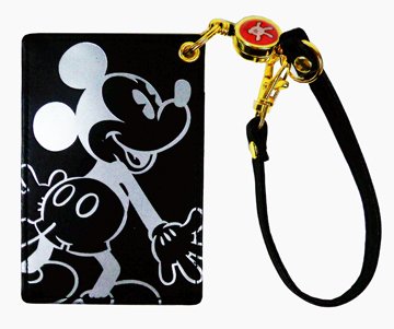 ディズニーリゾート　ミッキー柄のチケットホルダー