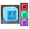 7 LED Farb Uhr mit digitalen LCD Display, Kalender, Wecker, Thermometer , Alarm Funktion, CM3-019-CUBE
