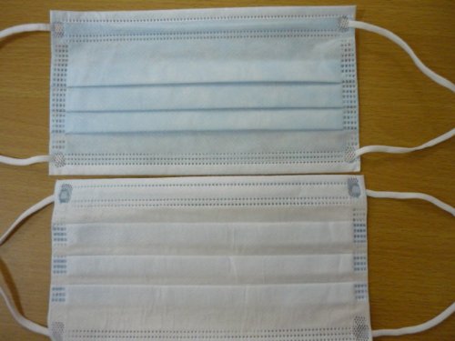 3層構造　サージカルマスク100枚【シュリンク包装】50ｘ2箱