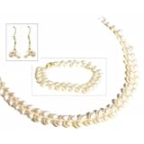 Tres Gorgeous Fresh Water Pearl Necklace and Earring Set
