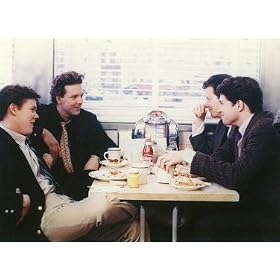 KEVIN BACON AS TIMOTHY FENWICK, JR., STEVE GUTTENBERG AS EDWARD 'EDDIE' SIMMONS, PAUL REISER AS MODELL, MICKEY ROURKE AS ROBERT 'BOOGIE' SHEFTELL FROM DINER #1 - Photo cin�matographique en couleur - AFFICHE - 60x50cm