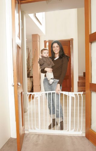 Dream Baby Hallway Swing-Closed Security Gate (includes one 3.5 and one 7 inch extension)
