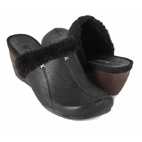 Bare Traps Ganessa Black mules by var goTwisterProductImageStrings = new Object();goTwisterProductImageStrings['prodImageNotAvailTextNoColor'] = 