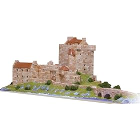 Eilean Donan Castle building kit 1:135