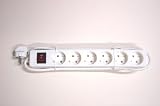 Eigenschaften Inter Union  / 6-fach Tischsteckdose mit Schalter weiß 1,4m (Schuko) 16A/240V