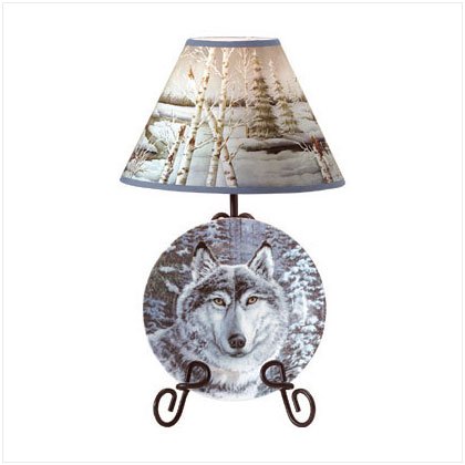 WOLF IN A SNOWY FOREST LAMP