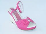 VOLATILE Pinupsolid Wedge Ankle Strap Shoes in Fuchsia