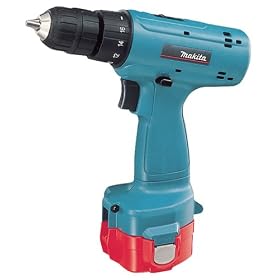Makita 6227DWE 12 Volt 3/8-Inch Cordless Driver/Drill Kit