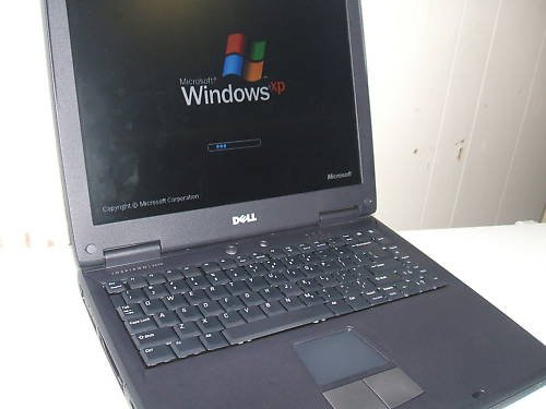 Dell Inspiron 2650 16GHZ Window XP 15 LCD Screen Laptop