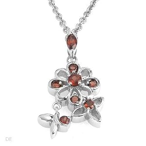 Necklace With 1.60ctw Genuine Garnets Made of 925 Sterling silver. Total item weight 12.4g Length adjustable