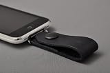 iPhone ループストラップ (黒レザー)