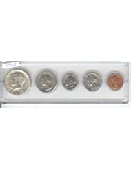 Toy: 1969 BIRTH YEAR COIN SET- 5 COINS- HALF DOLLAR, QUARTER, DIME, NICKEL, AND CENT-ALL DATED 1969, AND DISPLAYED IN A PLASTIC HOLDER- ALL THE COINS ARE UNCIRCULATED - U S MINT