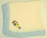 Bk601, Knitted on Hand Knitting Machine Ivory Cotton Trimmed By Hand Crochet with Blue Chenille Blanket for Infant Boys with Racing Car Applique