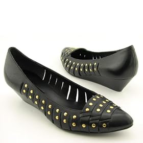 BCBG Uisner Black wedges
