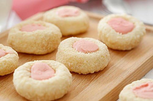 Hongkong Snack Layer Cake with Strawberry Flavor Fillings 200g (7oz)