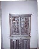 Medium Hutch