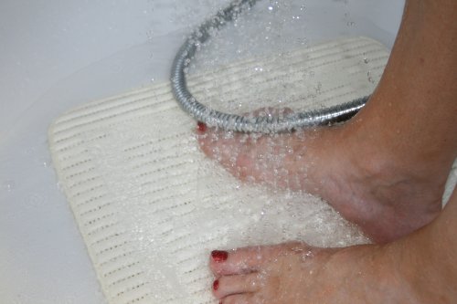 StayPut Shower Mat in innovative non-slip fabric (Soft White) - soft and durable, this quality shower or small bath mat is in a class of its own
