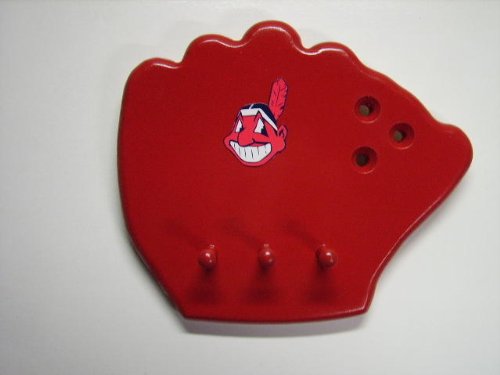 CLEVELAND INDIANS GLOVE WALL KEY HANGER