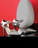 Ankle-strap patent pump