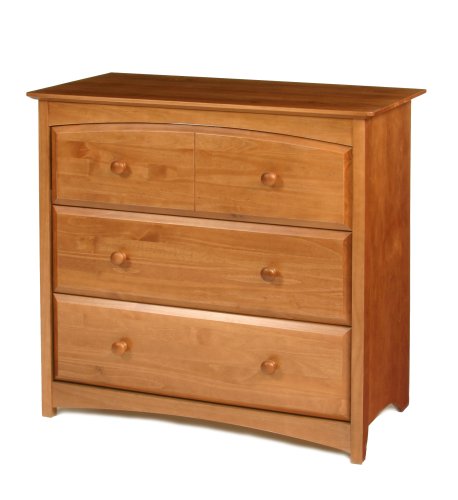 Stork Craft Beatrice Three Drawer Chest in Oak