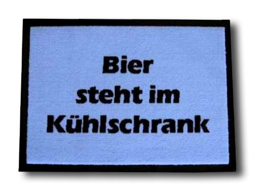 Fussmatte Bier steht im Kühlschrank