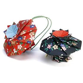 Hana-kuruma (Flower Wheel) - Shoyeido Hanging Sachet - Origami Paper Container