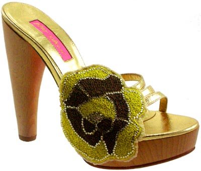 Betsey Johnson Women's Jedrek Platform Sandal,Gold,10 M